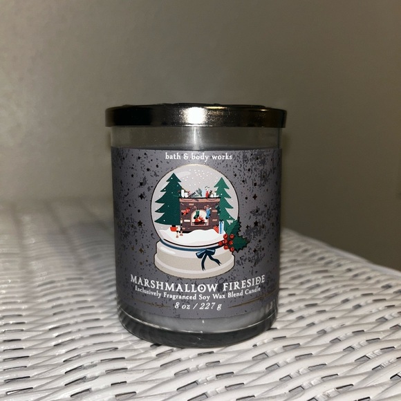 NEW Bath and Body Works ‘Marshmallow Fireside’ single wick candle - Picture 2 of 3